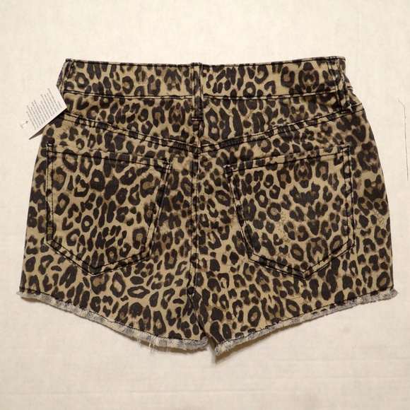 SO® Frayed Hem High Rise Shortie Shorts - Picture 2 of 3